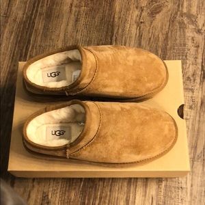 Brand new 100% Authentic UGG Classic slipper